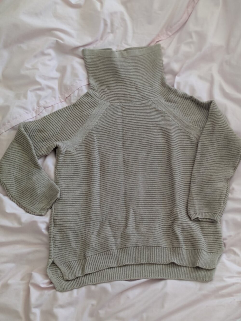 Kenneth Cole Tan Ribbed Turtleneck Sweater M